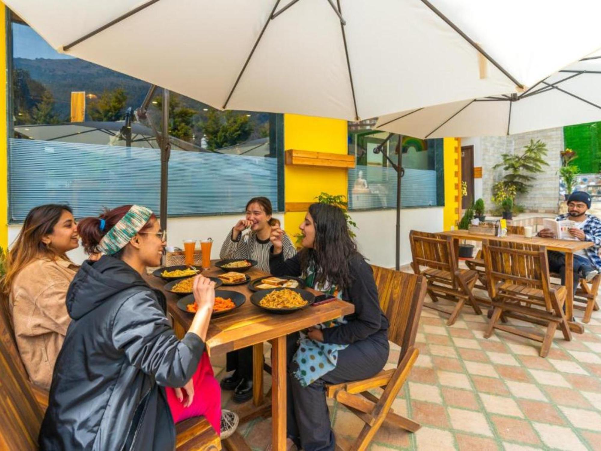 The Hosteller Mcleodganj, Bhagsu Мак-Леод-Гейндж Экстерьер фото